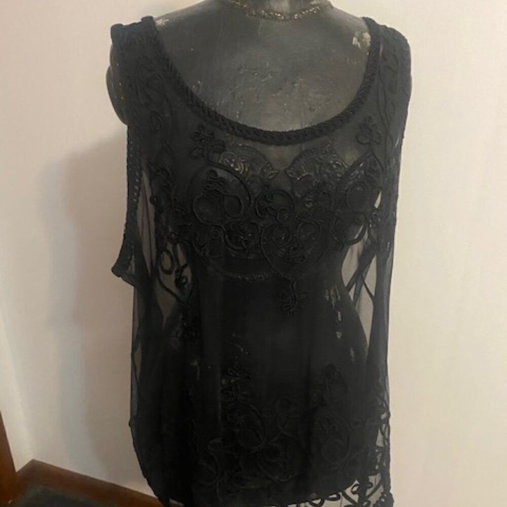 Torrid Black sleeveless Sheer Lace/Crochet scallop bottom top, size 2